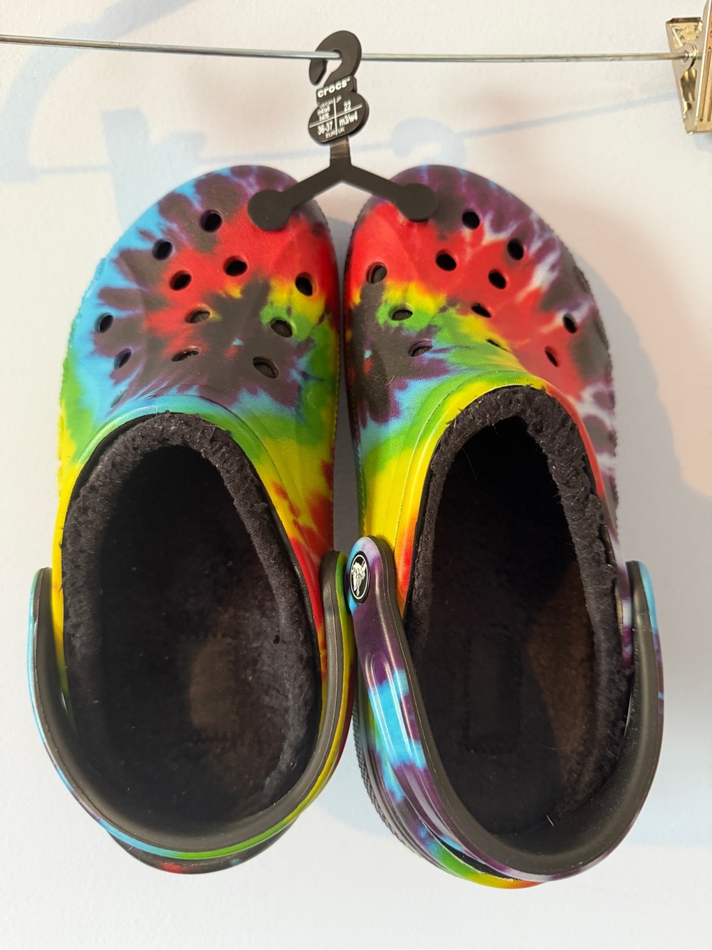 CROCS Tie-Dye Fuzzy Lined Clogs - Rainbow/Black